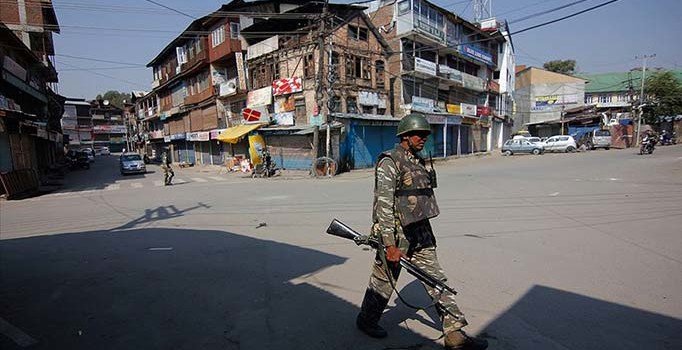 Keşmir'de 177 siyasetçi gözaltında