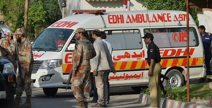 Pakistan'da fabrikada patlama: 1 ölü