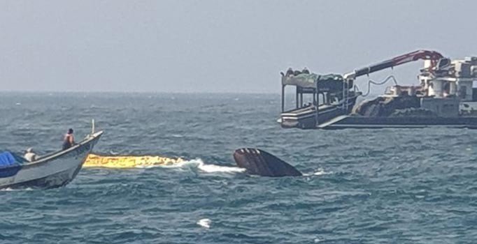 Moritanya’da Türk balıkçı gemisi battı