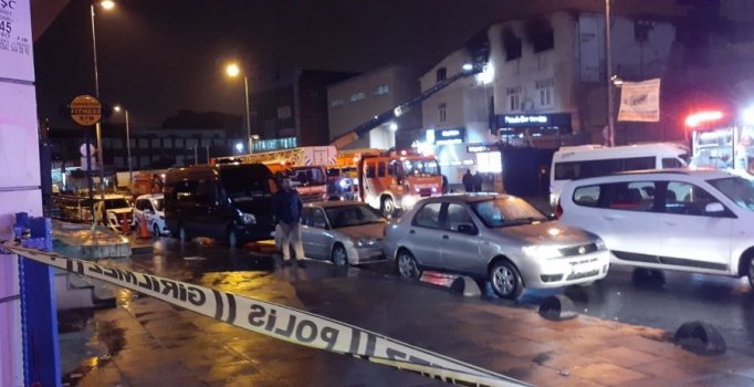 Güngören'de alev alev yanan tekstil atölyesinde 1'i ağır 5 kişi yaralandı