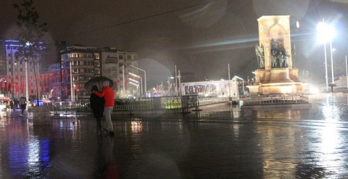 İstanbul'da sağanak etkili oldu