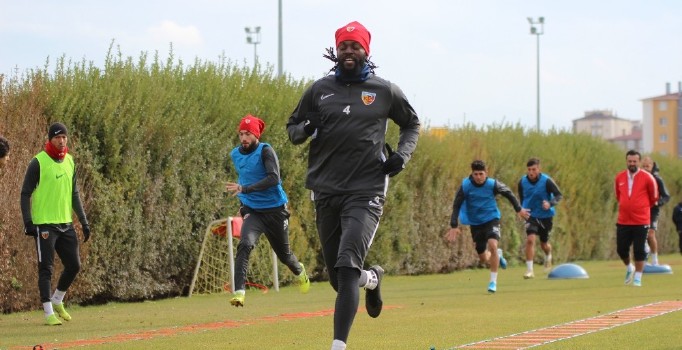 Mensah: "Kayserispor’da mutluyum"