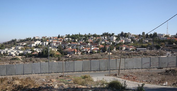AB: Yasa dışı Yahudi yerleşim birimleri barışa engel teşkil ediyor