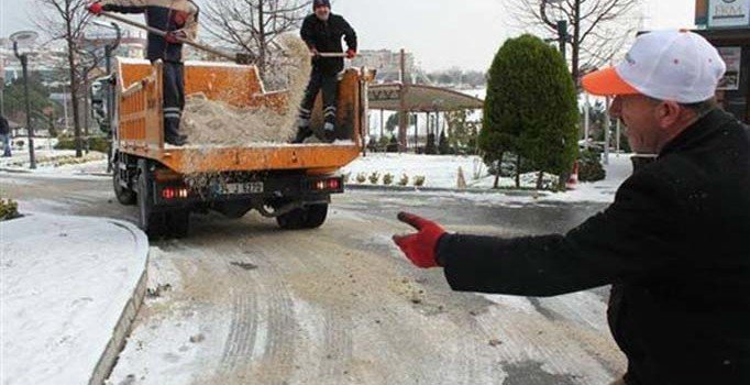 İBB'den ilçelere kış hazırlığı için tuz yardımı