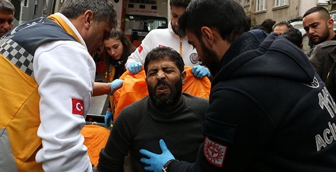 Beyoğlu'nda internet kafeye silahlı saldırı: 4 yaralı