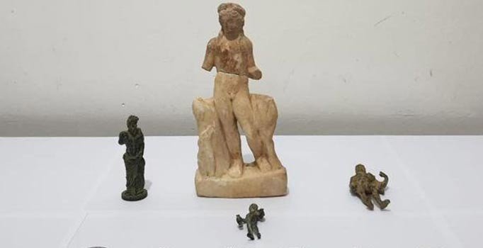 Afyonkarahisar'da 8 tarihi eser kaçakçısı yakalandı