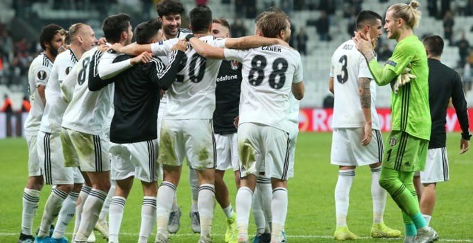 Caner Erkin ve Enzo Roco, UEFA Avrupa Ligi'nde haftanın 11'ine seçildi