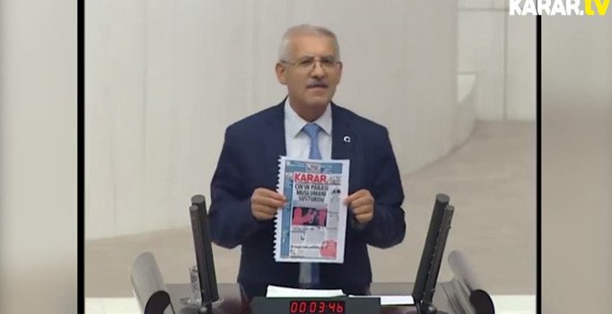 Mecliste Doğu Türkistan tartışması... KARAR'ın manşetiyle iktidarı eleştirdi