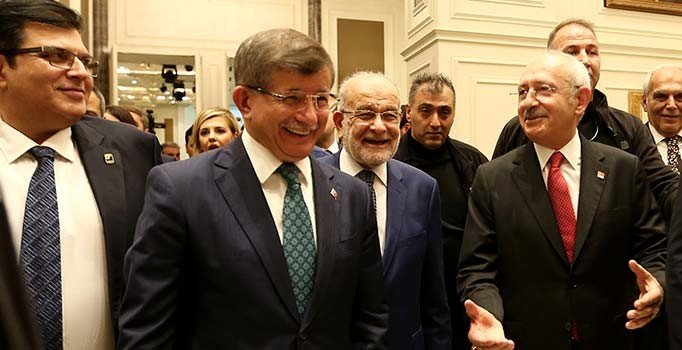 Kılıçdaroğlu, Karamollaoğlu ve Davutoğlu ASİAD toplantısında buluştu