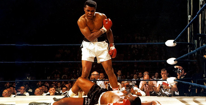 Muhammed Ali, yumruklarını kullanmadan Bush'u böyle nakavt etmişti