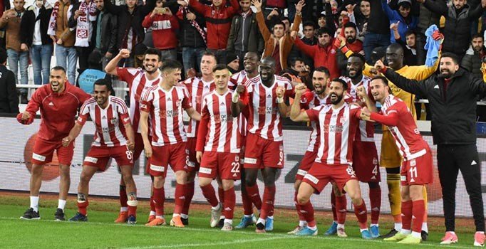 D.G. Sivasspor sahasında Kasımpaşa'yı 2-0 mağlup etti