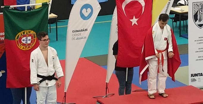 Türkiye'ye bir ilki yaşattı...Talha Ahmet Erdem dünya şampiyonu oldu