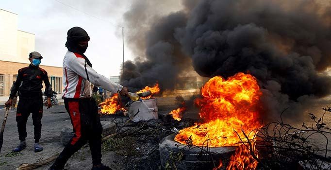 Necef'te göstericilere ateş açıldı