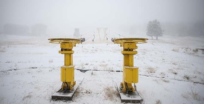 Uludağ'da oteller bölgesine ilk kar düştü