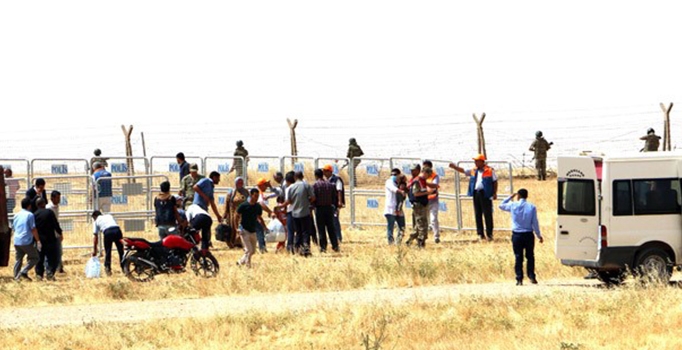 Resulayn'dan kaçan 400 Suriyeli Türkiye'ye sığındı