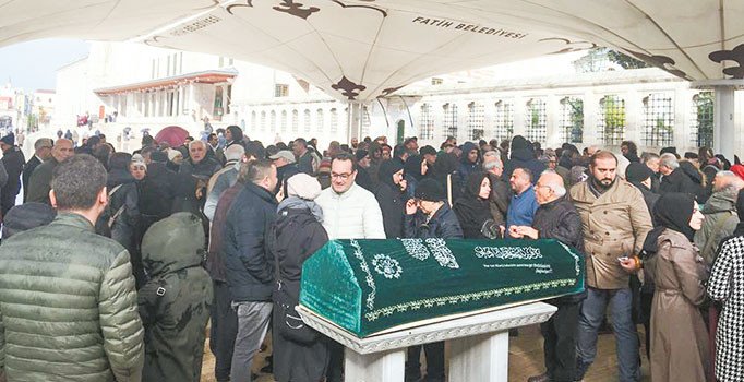 İslam Seçen son yolculuğuna uğurlandı