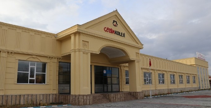 Çözüm Koleji geleceğe ışık saçıyor