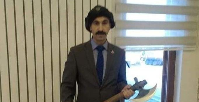 Siyasi parti liderlerine hakaret içeren paylaşımlar yapan müdüre soruşturma