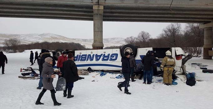 Rusya'daki otobüs kazasında ölü sayısı 19'a çıktı, bölgede yas ilan edildi