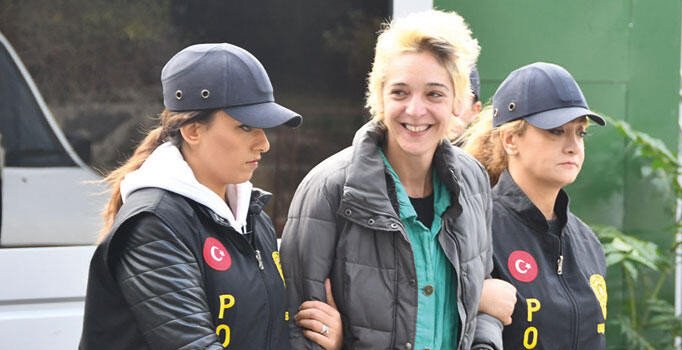 Beşiktaş'ta başörtülü kadına saldırıya 4 yıla kadar hapis istemi