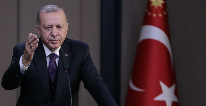 Erdoğan: Adil Öksüz sürekli kaçıyor, İçişleri karga tulumba alır gelir mi o ayrı konu...