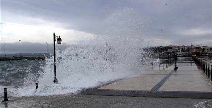 Akdeniz'e kuvvetli fırtına uyarısı
