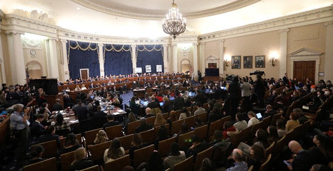 ABD’de anayasa hukuku profesörleri Trump’ın azlini istedi