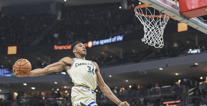 NBA'de Bucks hız kesmiyor