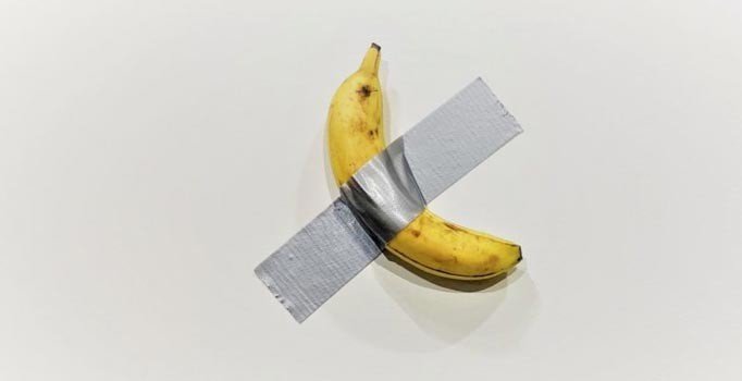 "Duvara bantlanmış muz" 120 bin dolara satıldı