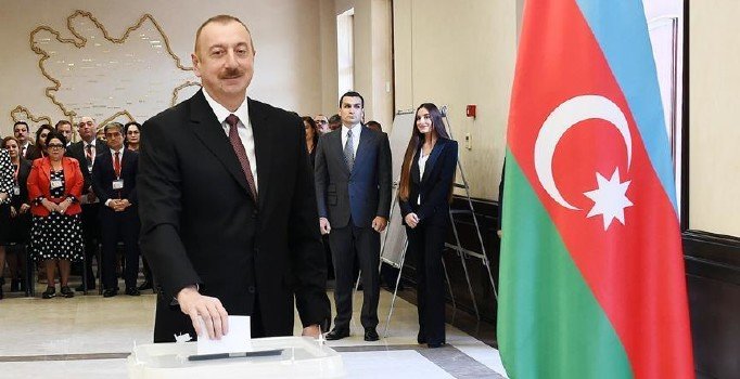 Aliyev parlamentoyu feshetti, Azerbaycan erken seçime gidiyor