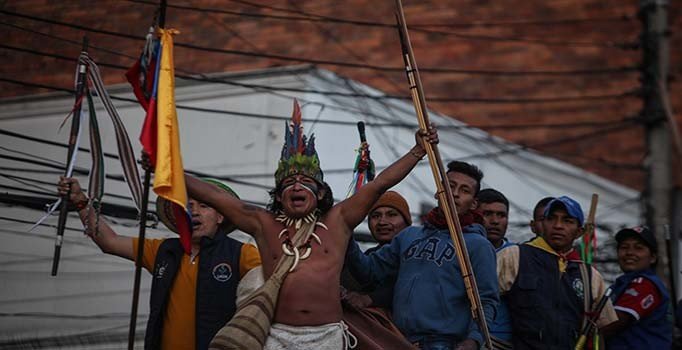 Kolombiyalı yerlilerden hükümete tehdit: Başkente yürürüz