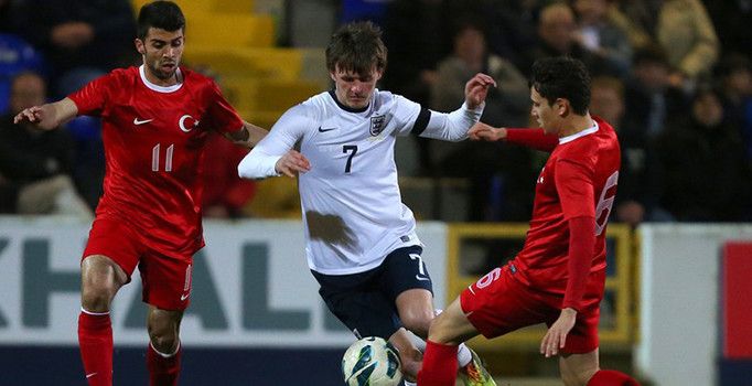 Fenerbahçe Caner'in boşluğunu dolduracak sol bekini buldu