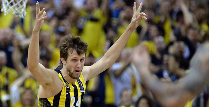 Fenerbahçe Çek oyuncusunu bırakmıyor