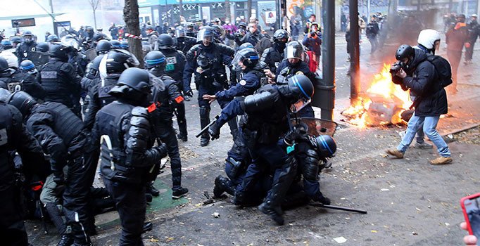 Bakanlıktan seyahat edecek vatandaşlara Fransa uyarısı