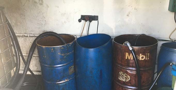 İstanbul’da  26 bin litre '10 Numara Yağ' ele geçirildi