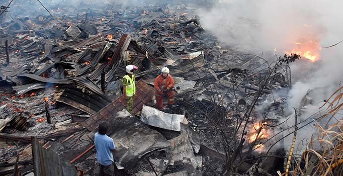 Malezya'da 20 ev küle döndü