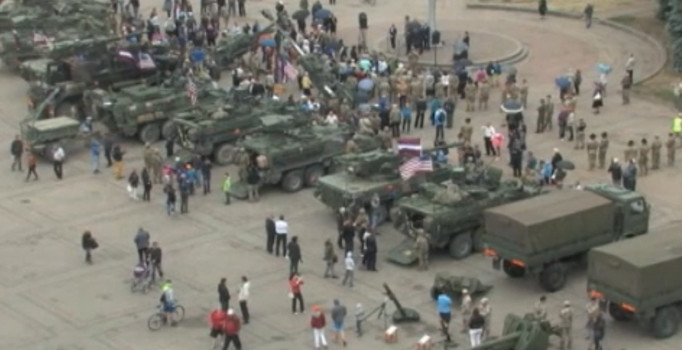 Letonya’da, ABD askerleri protesto edildi