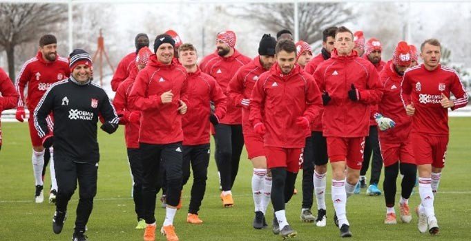 Sivasspor kadrosunu koruyacak