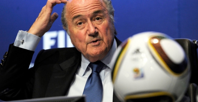 İngiltere Blatter'in istifasından memnun