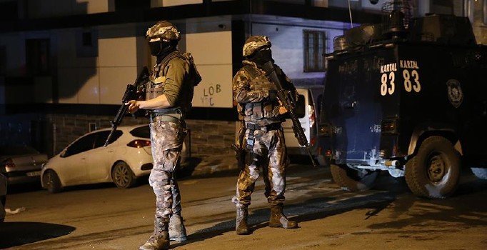 İstanbul merkezli 3 ilde DEAŞ'a operasyon: 8 şüpheli gözaltına alındı