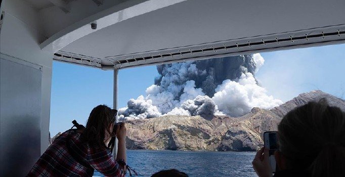 Yeni Zelanda'da yanardağ bilançosu: Ölü sayısı 20'ye çıktı