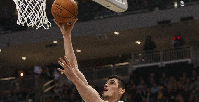 Milwaukee Bucks'tan üst üste 16. galibiyet