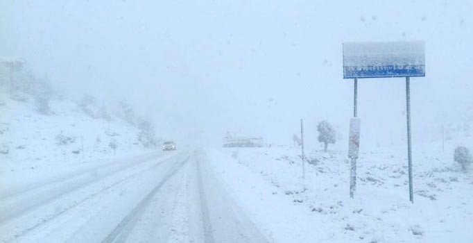 Antalya- Konya yolunda kar yağışı