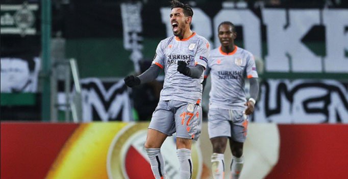 Mönchengladbach'ı mağlup 2-1 eden Başakşehir, UEFA grubundan lider çıktı