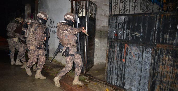 Adana'da DEAŞ operasyonu: 5 gözaltı