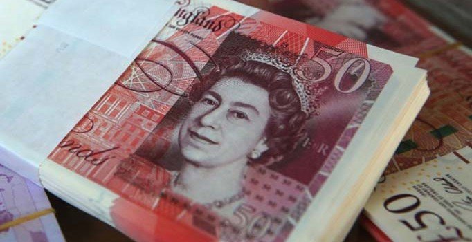 İngiliz sterlini Johnson’ın seçim zaferiyle değer kazandı