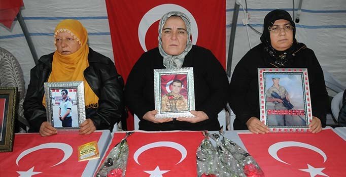 Diyarbakır annelerinden 'teslim olun' çağrısı: Cafer geldi, Azat sen de gel!