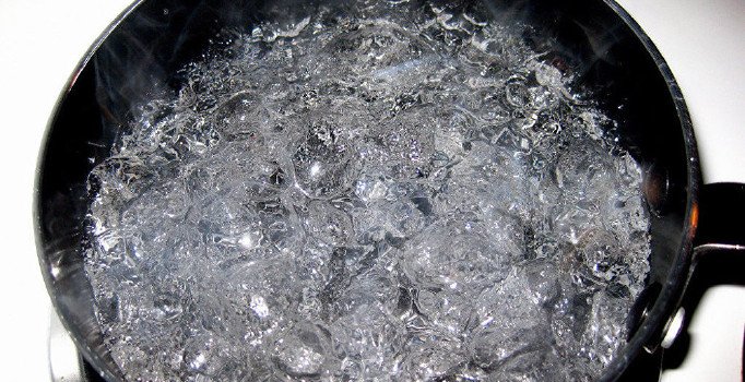 Yargıtay, kardeşe saldırı cezasını az buldu... Kaynar su da silah sayıldı