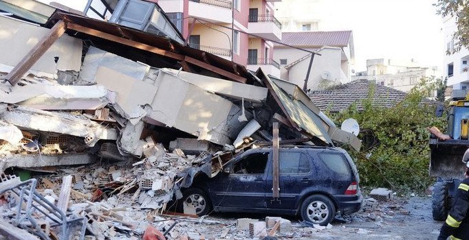 Arnavutluk'ta depremde tutuklamaları