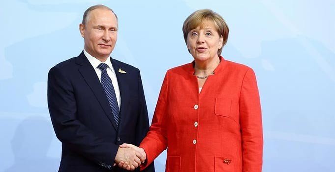 Putin ve Merkel, Libya meselesini görüştü